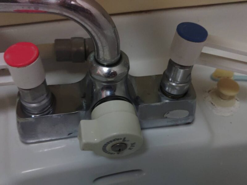 洗面台の水栓の修理