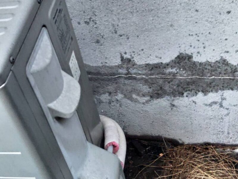 エコキュートのヒートポンプの配管の水漏れ修理