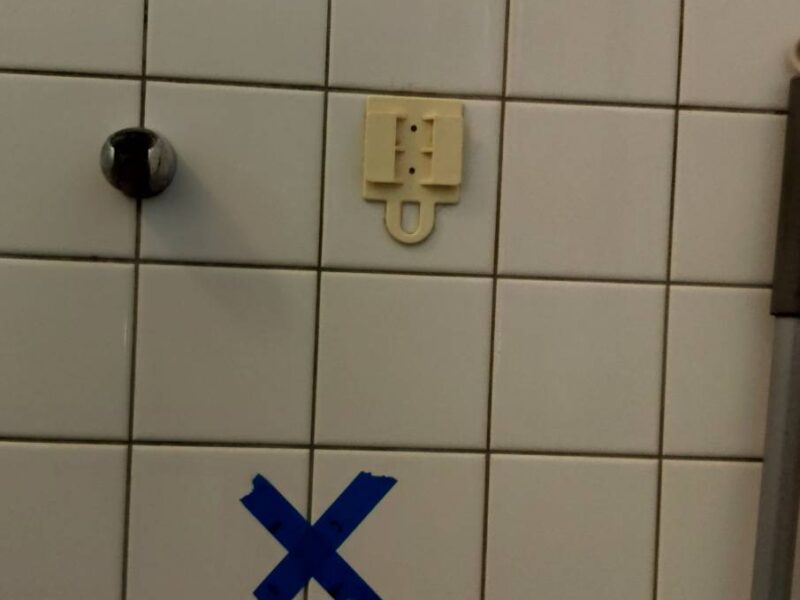 お風呂の手すりを付けました